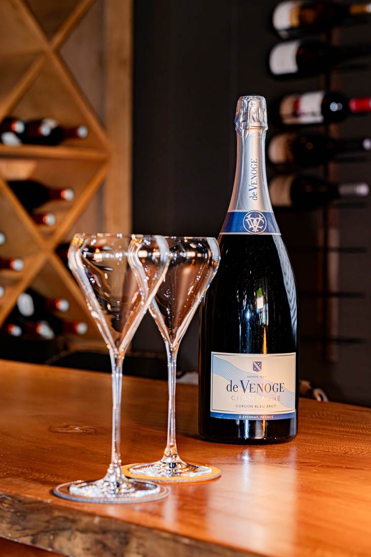 Magnum de champagne présenté à la cave