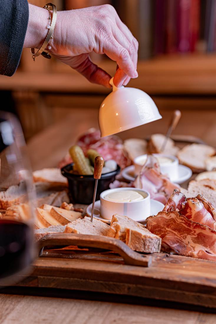 Planche de charcuterie et fromages à partager